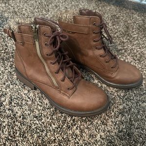 WOMENS BOOTS